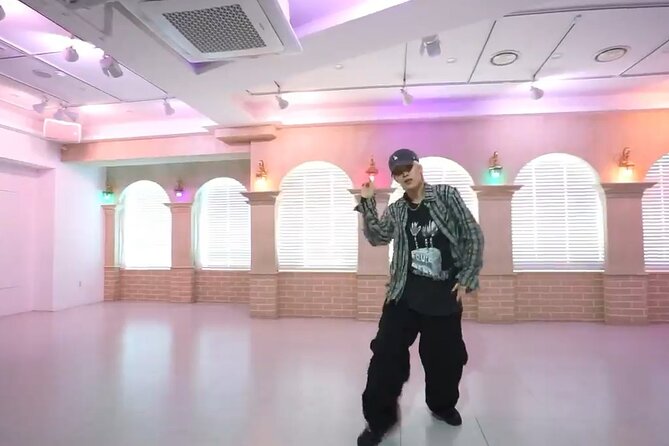 2 Hour Private Kpop Dance Class in Seoul South Korea - Learning real K-pop moves in a private Seoul studio