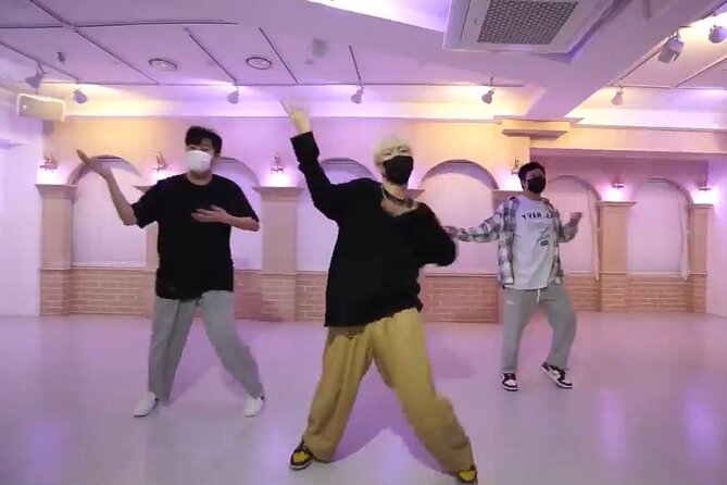 2 Hour Private Kpop Dance Class in Seoul South Korea - Choosing your song before the lesson
