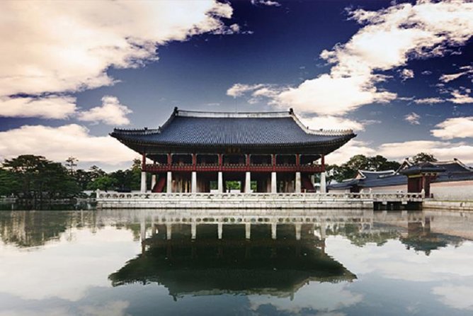 3D Private Seoul Highlight tours with DMZ & Korean Folk Village - Day 2: Korean Folk Village, Suwon Hwaseong, and Starfield Library