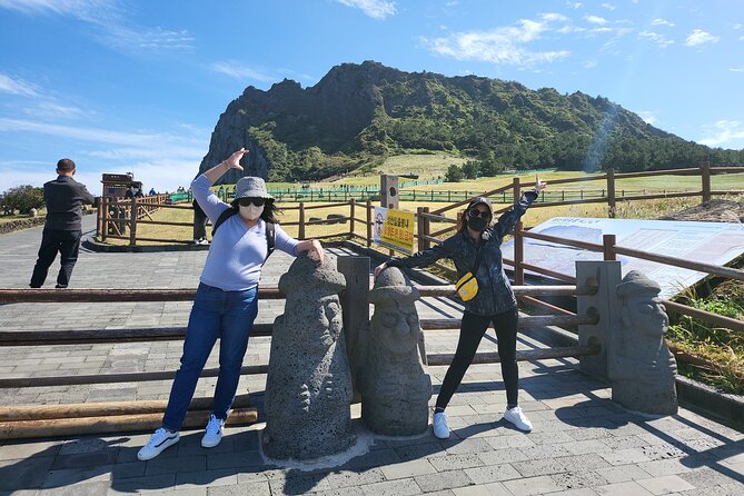 3days Private Free Schedule Tour a lot of Experience Driver - A private taxi is the practical way to see Jeju