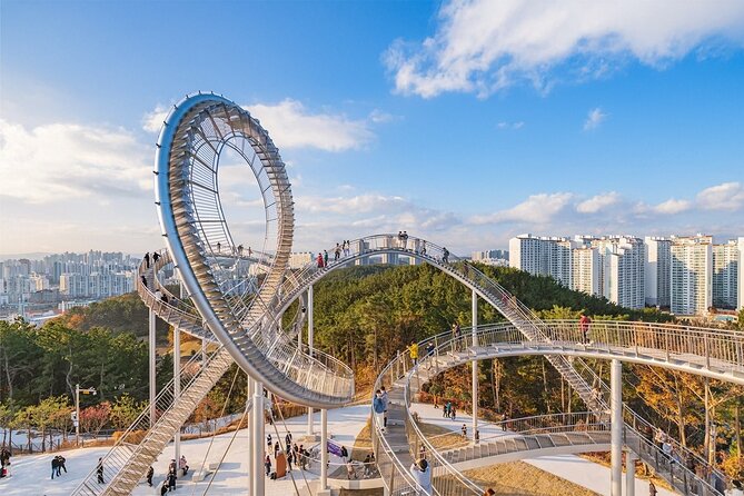 5 Highlights Pohang Tour from Busan (Group Tour) - Guides, vehicles, and the group format