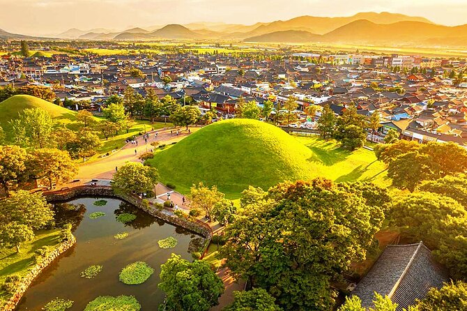 7 Highlights Gyeongju City One Day Small Group Tour from Busan - Hwanglidan-gil adds modern Gyeongju flavor