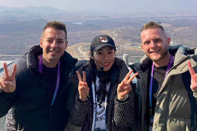 8 hours Private Tour in Seoul for the VIP - The vehicle saves time, but Seoul traffic still sets the pace
