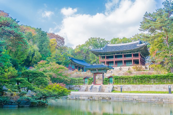 Afternoon Half Day Seoul City Tour, visit Queen's dorm - Insadong, Seoul’s traditional shopping district