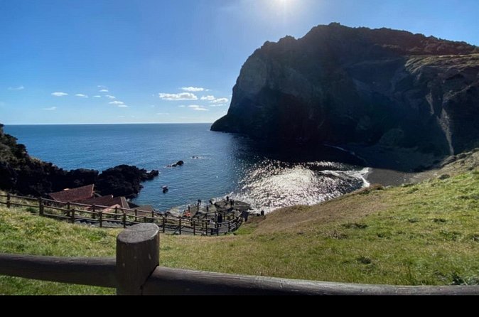 All inclusive Jeju island English private taxi tour(1 to 3days) - The human side: English, safe driving, and local help