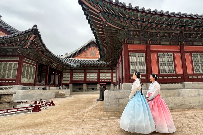 Best Seoul City Tour (Gyeongbokgung Palace,Insadong,Namsan Tower) - Namsangol Hanok Village and the cable car