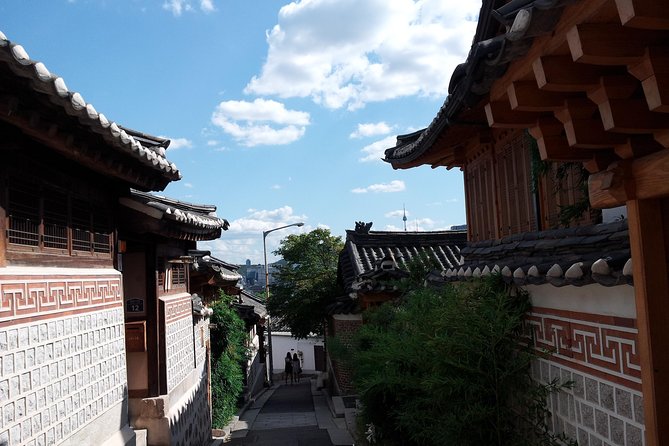 Best Walking Tour to Gyeongbok Palace Bukchon Hanok Village - Why this is a smart first walk in Seoul