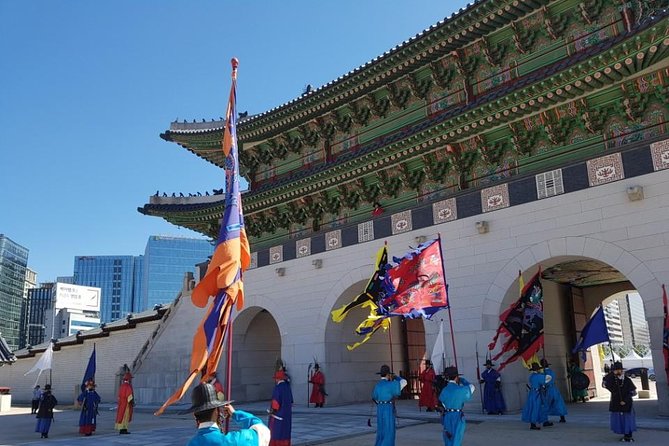 Best Walking Tour to Gyeongbok Palace Bukchon Hanok Village - Gyeongbokgung Palace and the royal guard ceremony