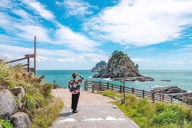 BTS Landmarks Private Car Tour in Busan with a Licensed Guide - Busan Arts High School: a brief BTS starting point