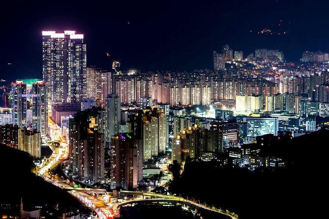 Busan by Night - Busan Cinema Center turns a building into a light show
