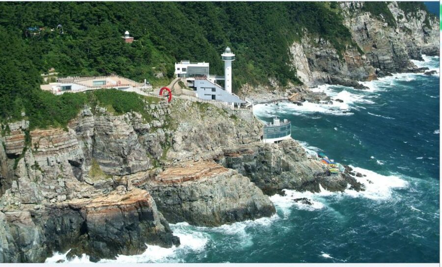 Busan: Coastal Treasures Beach Train, Culture Village & More - Lunch near Mipo Station