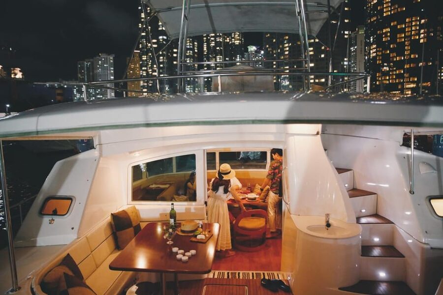 Busan: Group Sightseeing Yacht Cruise with Snacks and Drinks - Following the Route Past Gwangan Bridge