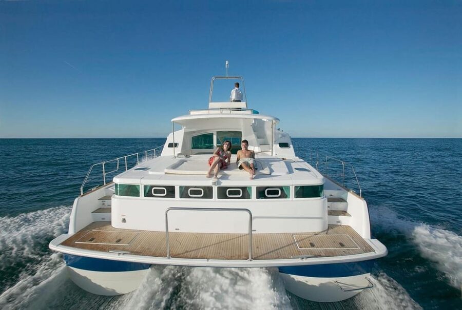 Busan: Group Sightseeing Yacht Cruise with Snacks and Drinks - What Is Included on Board