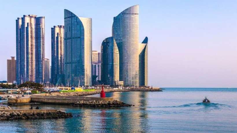 Busan: Jagalchi Market & Gamcheon village Walking Tour - BIFF Square: Busan’s film district in a short stop