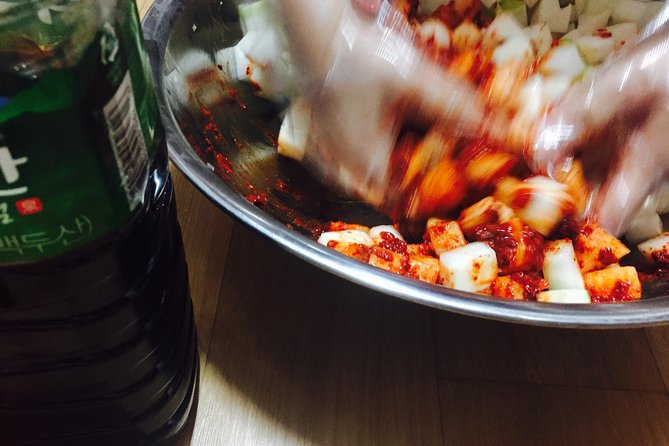 Busan Kkakdugi(Korean radish Kimchi) class with various options - Who will enjoy this class most