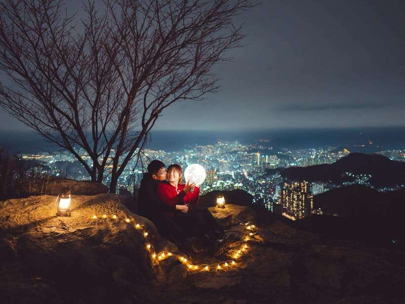 Busan: Night Small Group Photo Tour (Max 7) - Clothing, comfort, and practical preparation