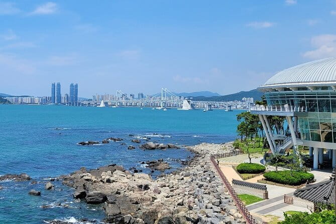 Busan private tour : K-pop dance class + tour - Oryukdo Skywalk over the sea