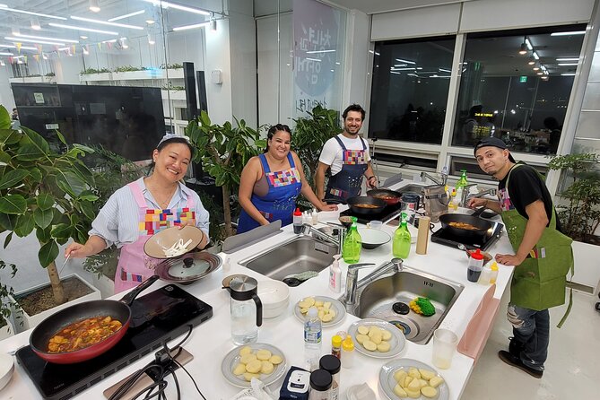 Busan Tailored Korean cooking class (Vegan OK)with market tour - Choosing two banchan and one soup or stew
