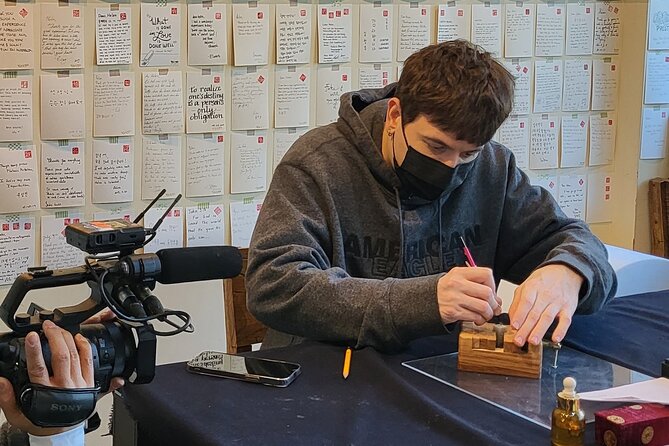 Carve Your Personal Korean Stone Seal with Jeongju in Insadong - Meeting Jeongju Kim on Insadong-gil