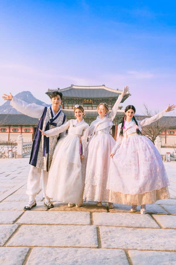 Changdeokgung Hanbok Experience at hanboknam - Why dressing for Changdeokgung changes the visit