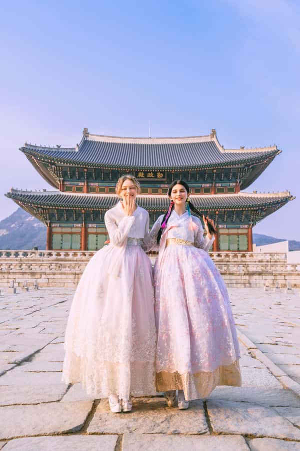 Changdeokgung Hanbok Experience at hanboknam - Walking from Hanboknam to Changdeokgung