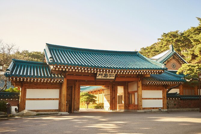 (Closed) Korea’s White House Walking Tour Blue House - Yeongbingwan, where Korea received important visitors