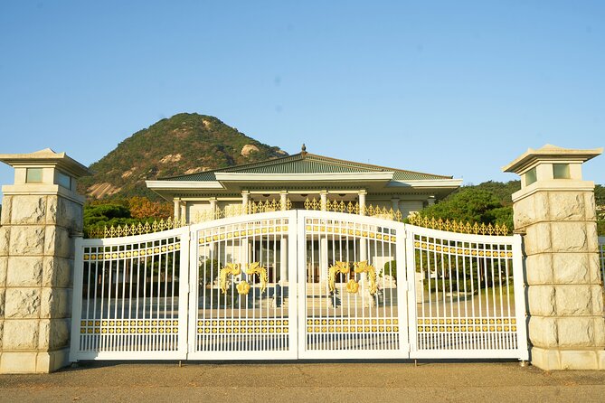 (Closed) Korea’s White House Walking Tour Blue House - Sangchunjae, traditional design inside a modern power center