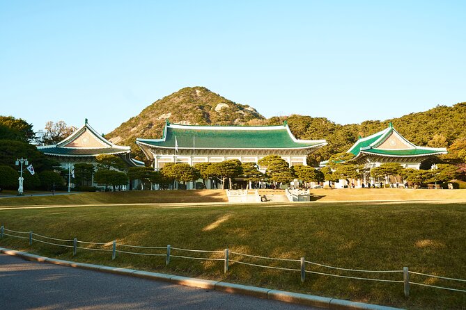 (Closed) Korea’s White House Walking Tour Blue House - Meeting at Gyeongbokgung Station at 10 a.m.