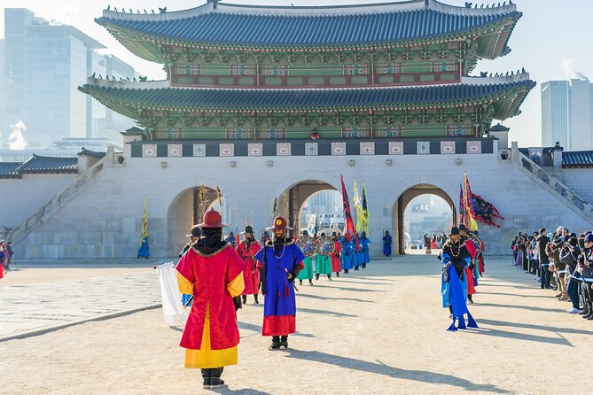 Cruise Guests Layover Incheon Port Seoul Private Car Tour - Meeting your guide at Incheon Port