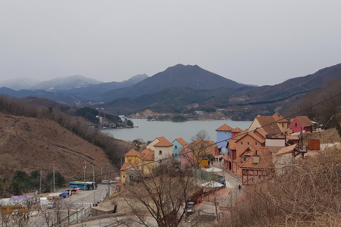 Customized Private Seoul tour: Palace, Market etc(Airport Option) - The DMZ option needs careful timing