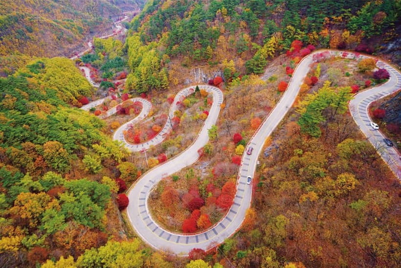 Danyang Tour:Guinsa Temple & Bobaljae & Cheongpung Cable Car - The Cheongpung Cable Car over Cheongpungho Lake