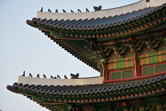 Discover Seoul: Local Life and History - Seoul City Hall and the first 30 minutes