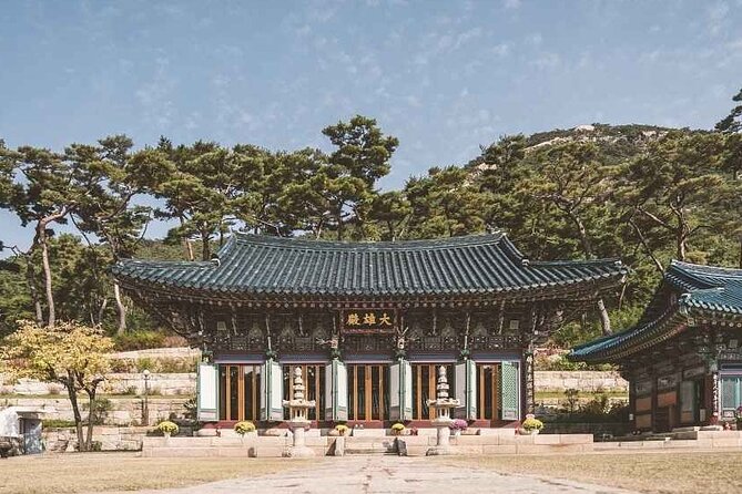 DMZ, Eunpyeong village and Jinkwansa Temple Private Tour - Eunpyeong Hanok Village offers a softer change of pace