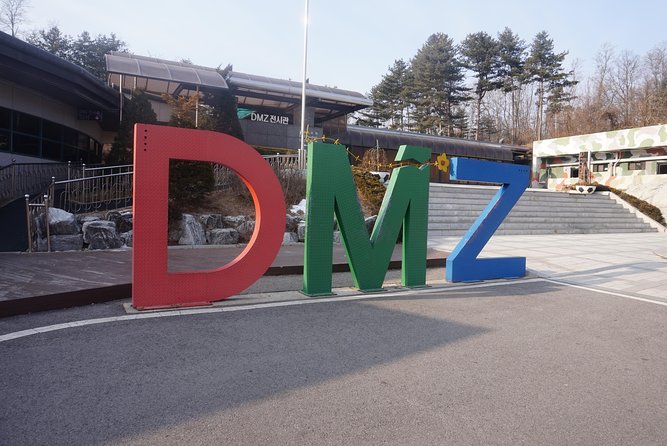 DMZ Past and Present: Korean Demilitarized Zone Tour from Seoul - Guide quality is a major part of the experience