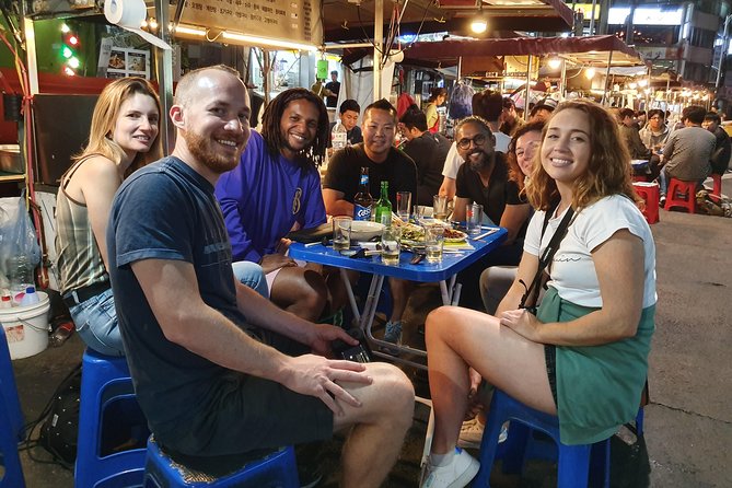 Drinking and Eating through the Alleys of Seoul - Walking, timing, and group fit