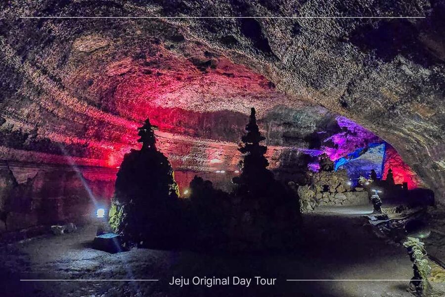 East Jeju: Day Tour with Seongsan Peak & Haenyeo Performance - Hamdeok Beach and the final taste of Jeju