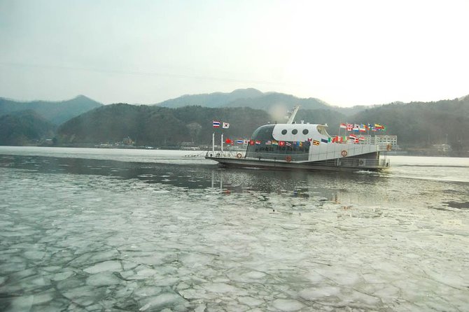 Easy private tour to Nami Island, Garden of Morning Calm - Crossing to Nami Island by ferry or zip line
