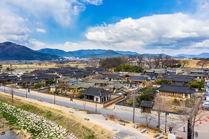 Echoes of Silla Gyeongju Historical Guided Day Tour from Busan - Donggung Palace and Wolji Pond after dark