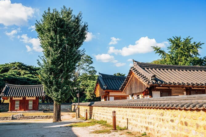 Echoes of Silla Gyeongju Historical Guided Day Tour from Busan - Bulguksa Temple: Silla craftsmanship in stone