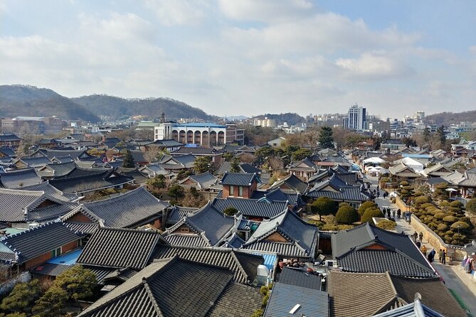 Essence Korea 3days Ptivate Tour(West/East) - Guides, vehicles, and the private format