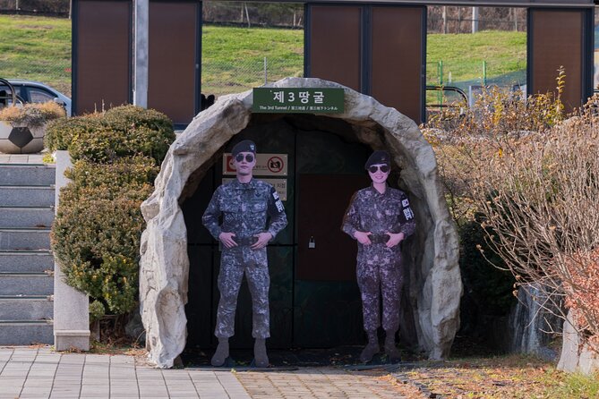 Exclusive Private DMZ Tour & War Memorial Hall or Suspension Bridge(No Shopping) - Choosing Gamaksan Chulleong Bridge