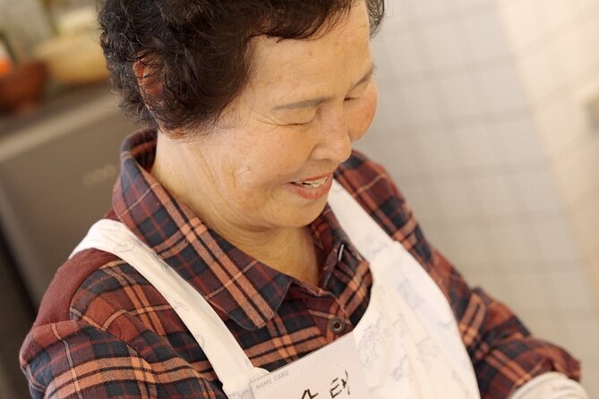 Flavors of Seoul: Grandma's Handmade Noodles to Night Market Tour - Who will get the most from this Seoul food tour