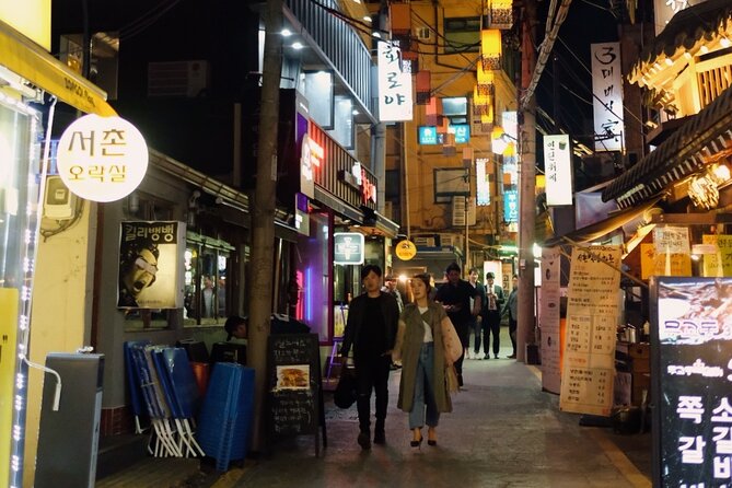 Fortress Night Hike & Snack at a Local Market - Walking beside Inwangsan’s ancient fortress