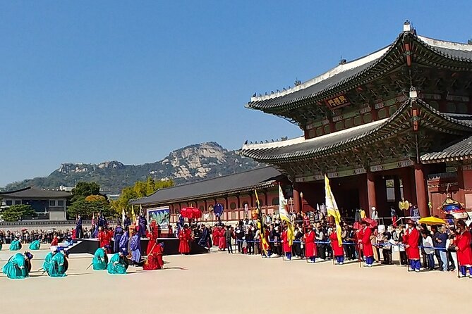 Free style private Tour(Essence of Seoul city or DMZ) - A private Seoul day with room to change direction