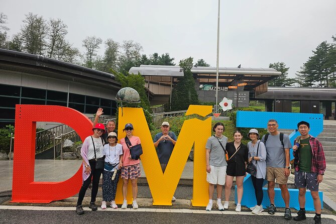 Free style private Tour(Essence of Seoul city or DMZ) - Insadong: traditional streets with time to browse