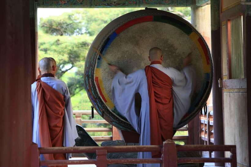From Busan: Gyeongju Full-Day Historical Tour - Daereungwon Tomb Complex and the Silla Royal Dead