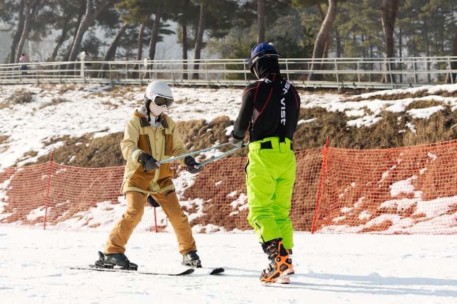 From Seoul: Korea Ski Tour - Jisan Forest Resort - Free time on the slopes after class