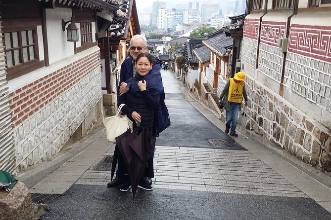Full Day- Essential Seoul City Tour & Gourmet Tour(including Lunch and Dinner) - Bukchon’s hanok lanes and Baek In-je’s House