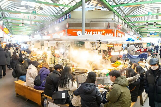 Full-Day Seoul Top Attractions Tour for Incheon Cruise Guests - Eating and browsing at Gwangjang Market