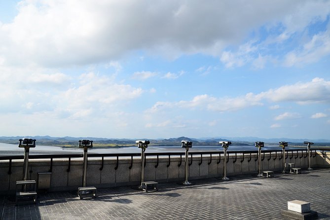 Glimpse into North Korea in 4 hours' layover tour - Is $220 a fair price for four hours?